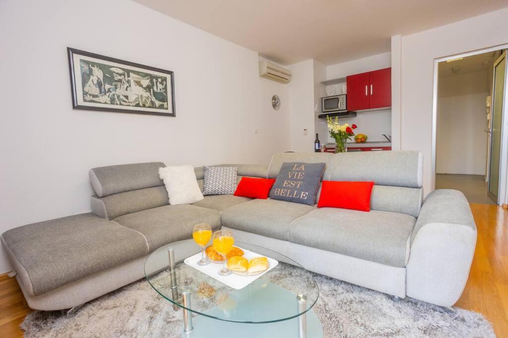 Bella Vista - Cozy Apartments With Easy Check-In And Free Parking Split Exterior foto