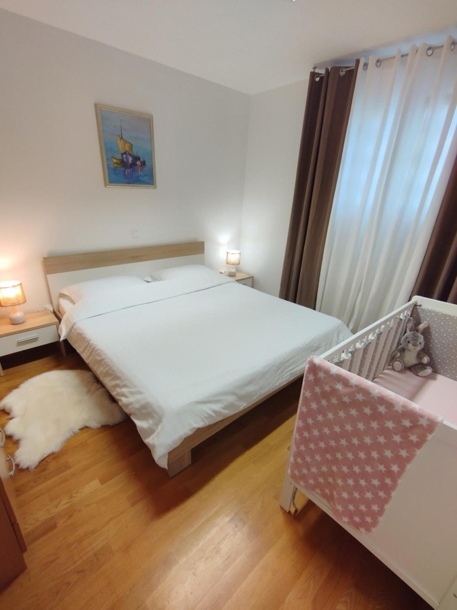 Bella Vista - Cozy Apartments With Easy Check-In And Free Parking Split Exterior foto